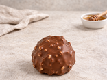 Rocher chocolat au lait praliné.