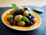 Olives au basilic