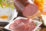 Bacon salé au sel sec fumé au bois de hêtre