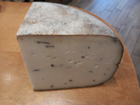 Gouda de chèvre aux truffes