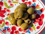 Olives vertes aux anchois