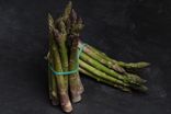 Asperges vertes en botte