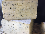 Raclette suisse aux herbes sauvages