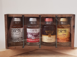 Coffret en bois, 4 rhum Ferroni