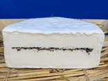 1/2 Barisien triple crème a la Truffe.