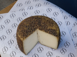 Tome de chèvre au poivre et à l'huile d'olive