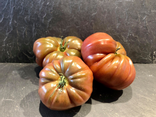 Tomate côtelée noire
