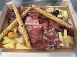 Planche apéritive avec fromages pour 3 personnes