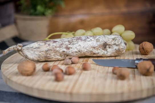 Saucisson de la ferme tranché en barquette