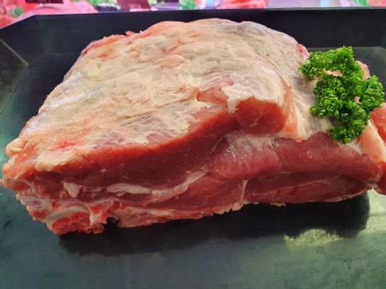 Rôti de porc échine avec os