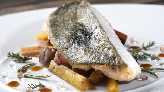 Blanc De St Pierre Rôti Au Lard Plat