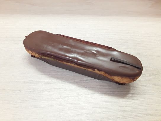Éclair au chocolat