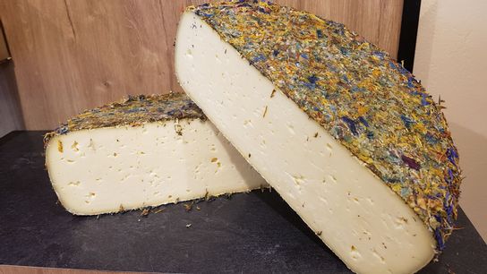 Tomme aux fleurs sauvages