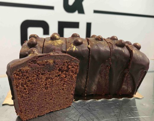 Livraison Cake Chocolat Praline Noisettes La Part A Bordeaux Bakery Art Gallery Ollca