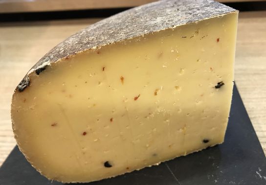 Tomme de Berry tomate et olives lait cru de vache