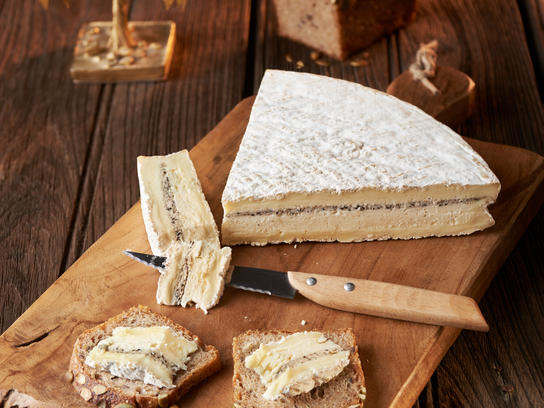 Brie fermier à la truffe du Périgord