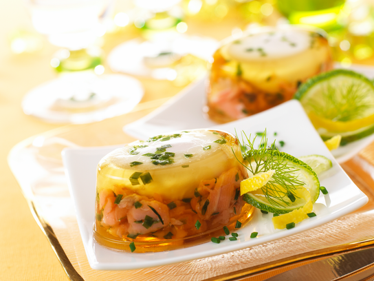 Aspic oeuf poché et saumon fumé