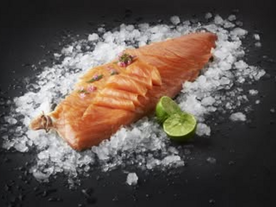 Saumon fumé à la ficelle tranché main