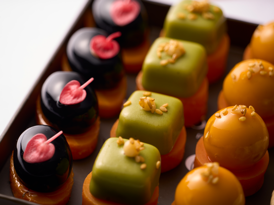 Coffret Daphné (végétarien), 16 pièces salées