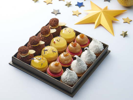 Coffret Athena, 16 pièces sucrées