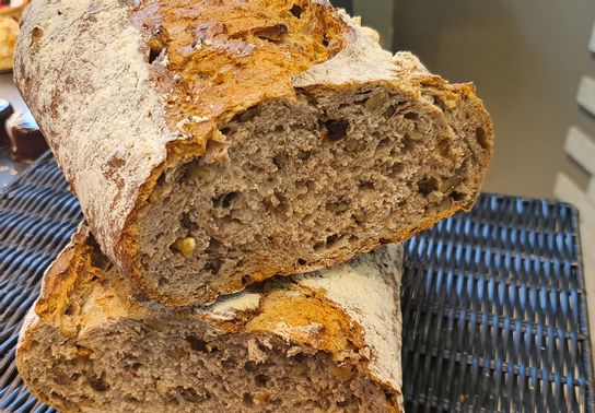 Pain aux noix (à la coupe)