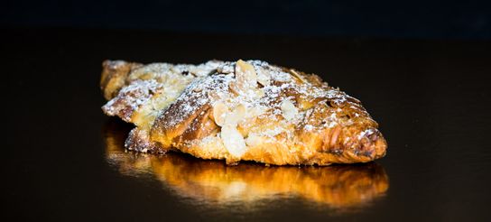 Croissant aux amandes