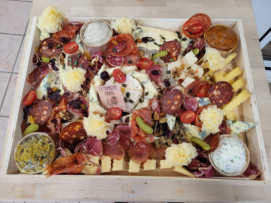 Plateau fromages charcuteries 8/10 personnes