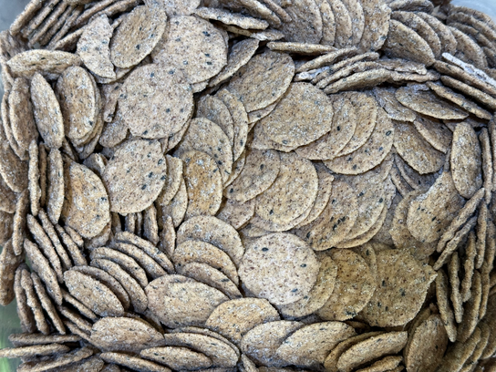 Crakers aux poivres et sésames sans gluten