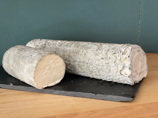 Bûche de chèvre cendrée