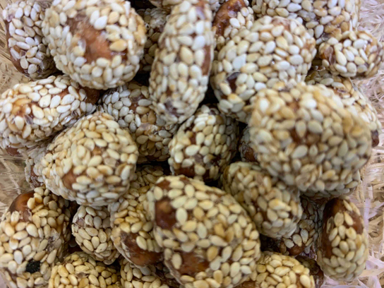 Amandes caramélisées aux graines de sésame