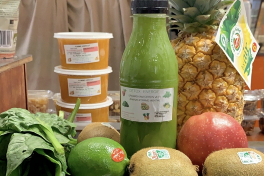 Jus détox kale pomme persil ananas frais