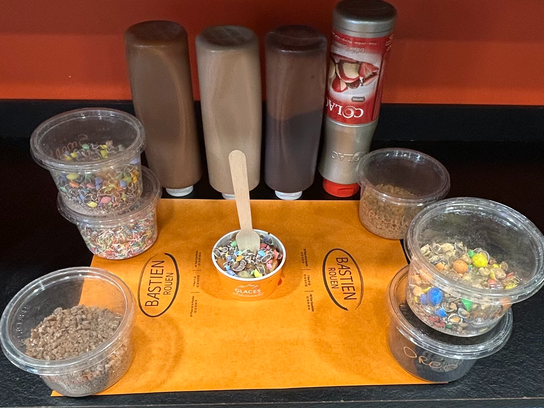 Cookie dough avec coulis au choix