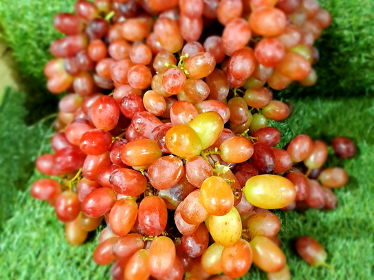 Raisins roses sans pépins