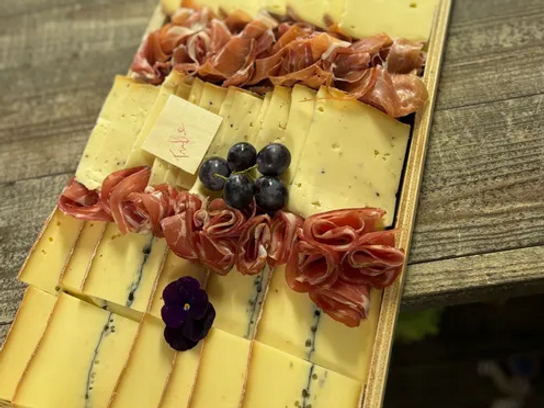 Plateau raclette fromage et charcuterie