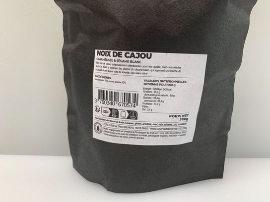 Noix de cajou caramélisées et sésame blanc