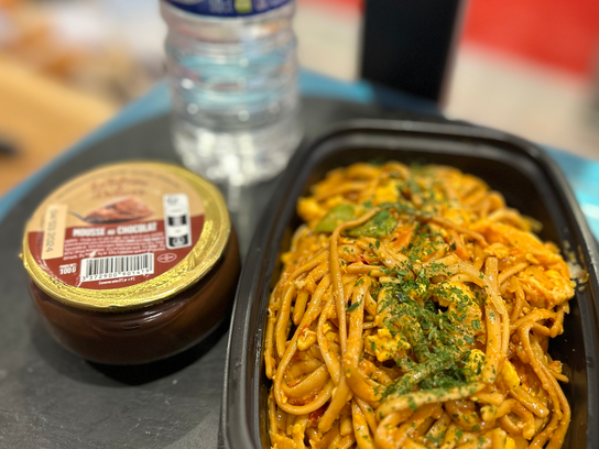 Repas à emporter ( boisson , plat , dessert )