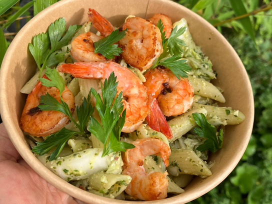 Crevettes sautées, pâtes et pesto thaï