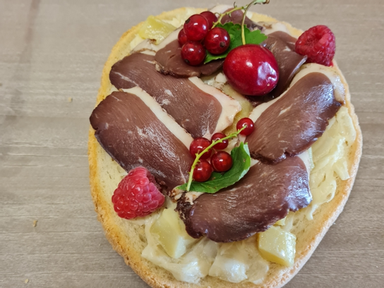 Bruschetta de canard aux fruits rouges - Petite