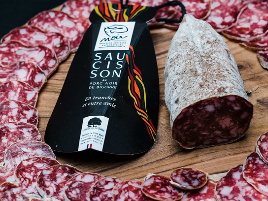 Saucisson sec du porc noir  De Bigorre
