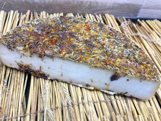 Tomme de chèvre aux fleurs