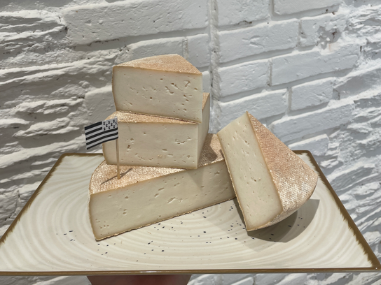 Tomme de chèvre locale
