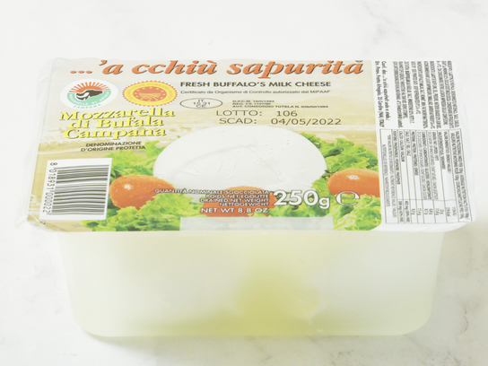 Mozzarella di Bufala Campana AOP artisanale
