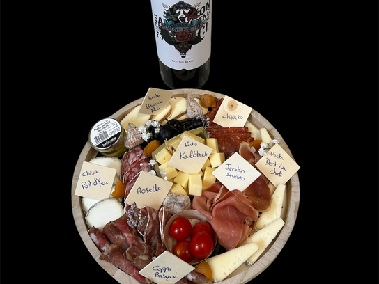 Plateau Apéritif fromages et charcuteries 2p + Bouteille Vin