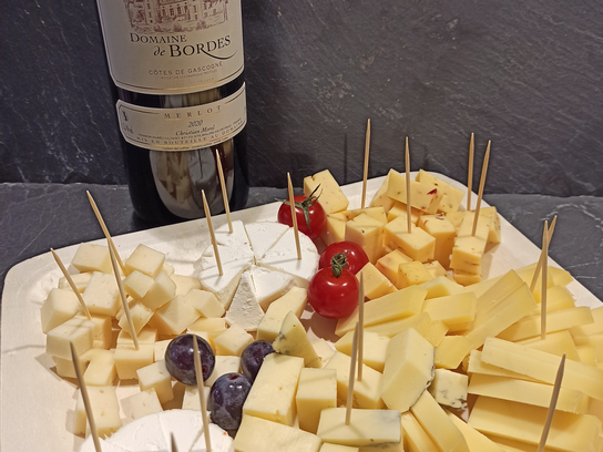 Plateau Apéro fromages et vin blanc 4 personnes