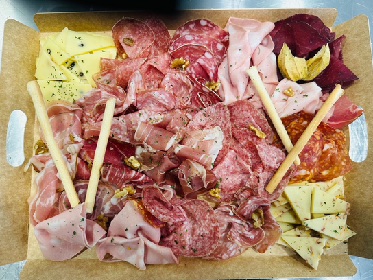 Planche Apéritive avec fromages 4 personnes