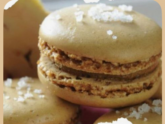 24 Macarons Salés au Foie Gras ou au Saumon Fumé