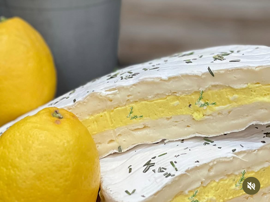 Brie du mois : citron et romarin