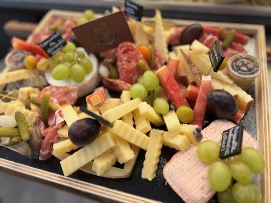 Plateau fromages + charcuteries 4/6 personnes