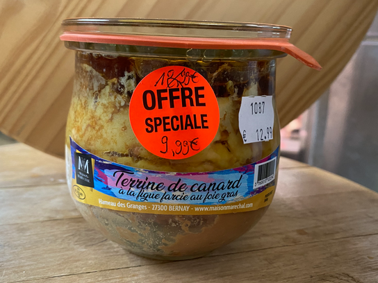 Terrine de Canard à la figue farcie au foie gras