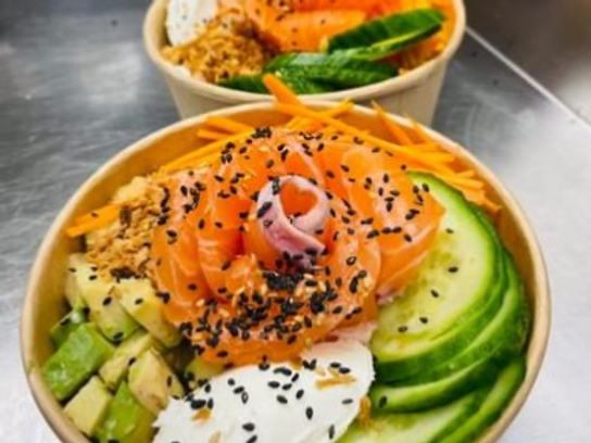 Poke bowl saumon